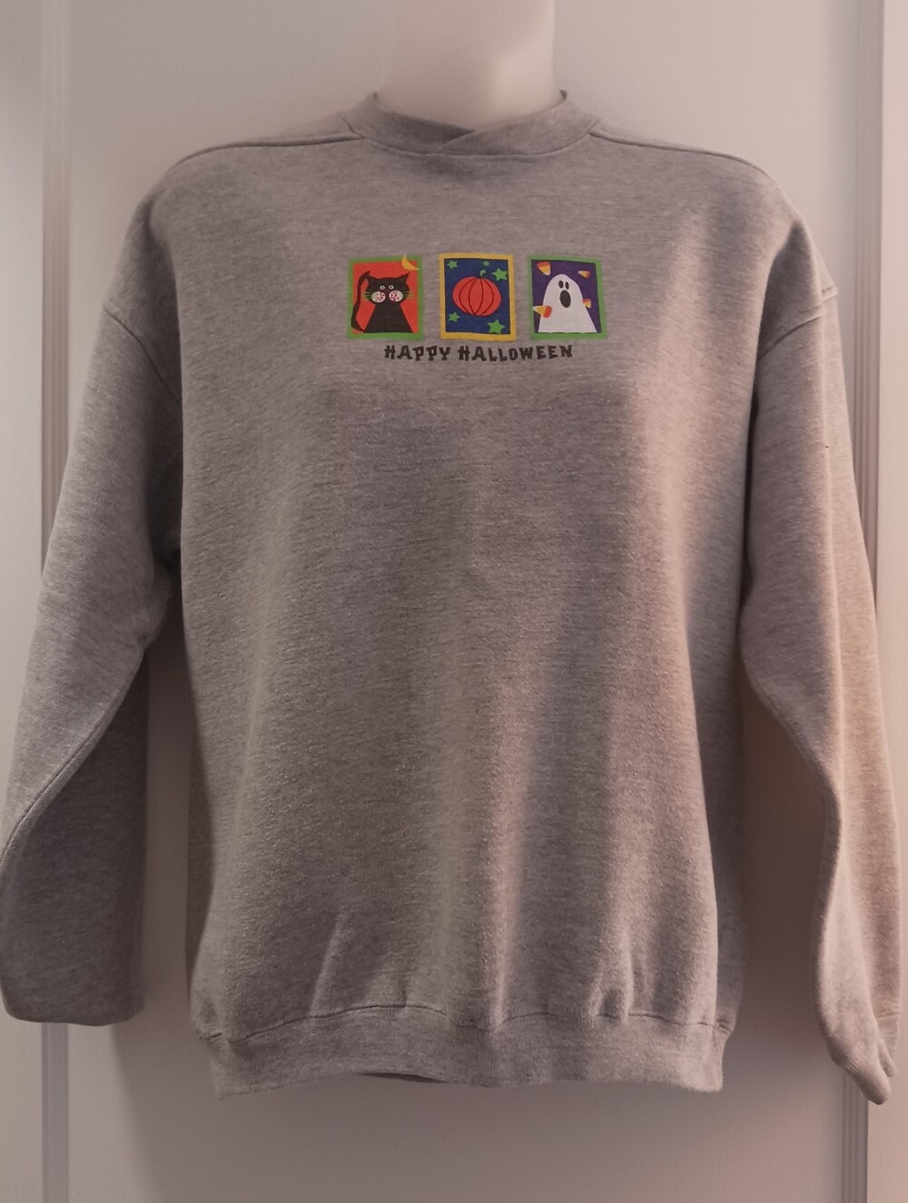 Gray 'Happy Halloween' Crewneck Sweatshirt